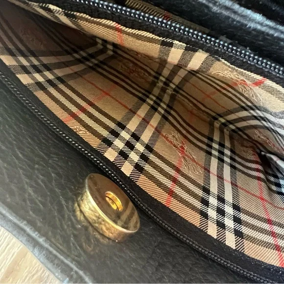 BURBERRY Black Leather Shoulder Bag with Gold Accents and Nova Check interior - Picture 8 of 12